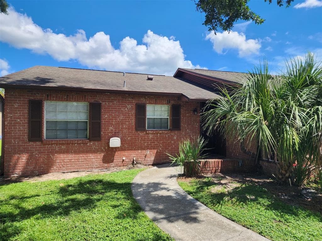 9502 FIELDVIEW, THONOTOSASSA, FL, 33592 — photo 1