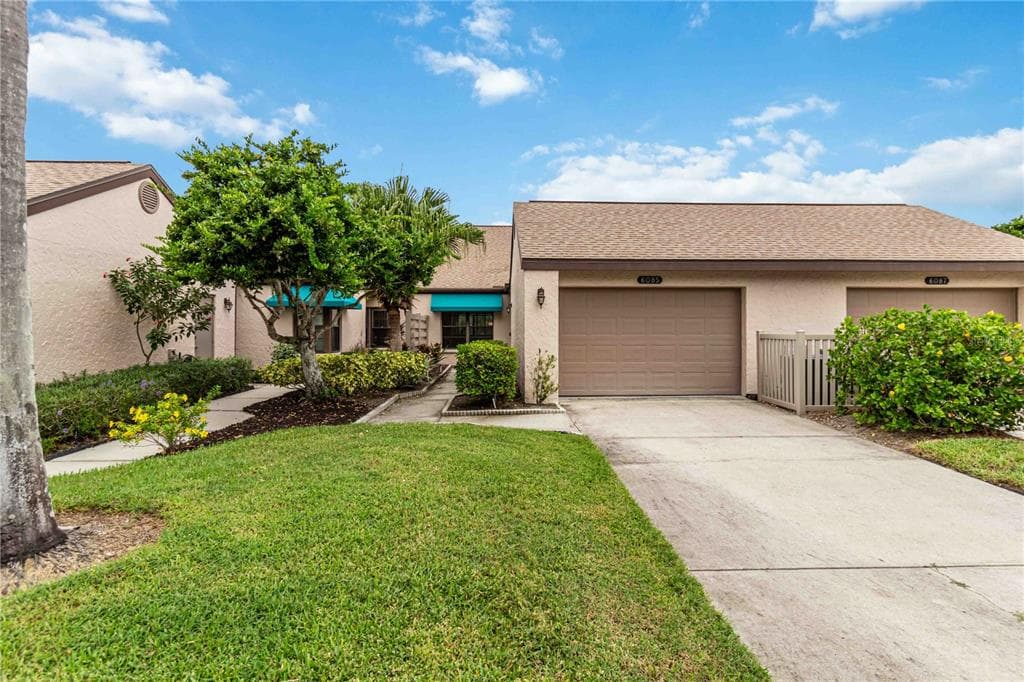 6085 CLUBSIDE, SARASOTA, FL, 34243 — photo 1