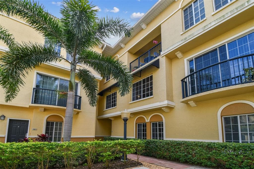 143 GRAND BEACH, TAMPA, FL, 33609 — photo 1