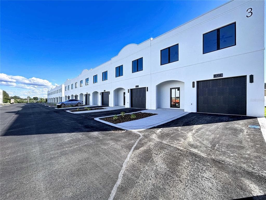 4370 CAMBIO GARDENS COURT, TAMPA, FL, 33610 — photo 1