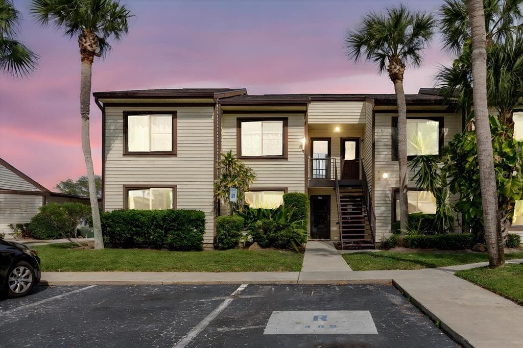 428 MOORINGS COVE, TARPON SPRINGS, FL, 34689 — photo 1